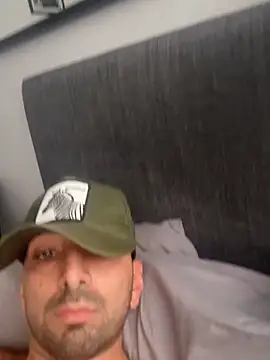 Ngfrrrrr online show from November 17, 2025, 1:37 pm