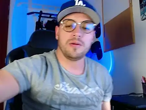 kurt xx online show from November 25, 2025, 10:43 pm