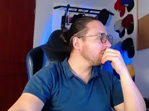 kurt xx online show from November 10, 2025, 2:22 pm