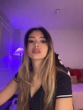 HoneyMollyX online show from February 10, 2026, 1:10 pm