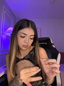 HoneyMollyX online show from March 27, 2026, 2:07 pm