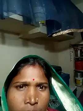 Snapshot of Hot_hat chatting on October 10, 2025, 3:35 pm Hot hat online show from October 10, 2025, 3:35 pm