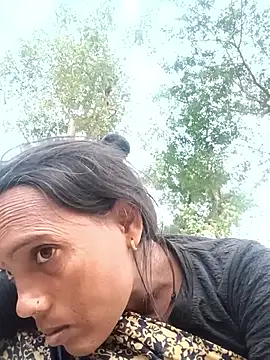 Cutsedi3 online show from November 23, 2025, 11:42 am