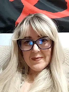 Amelialove42 online show from January 10, 2026, 6:47 pm