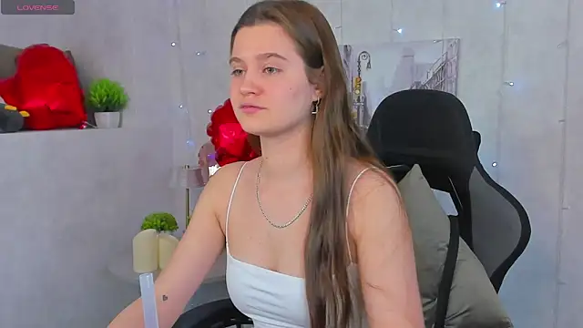 Renesmy Black online show from March 18, 2026, 12:03 am