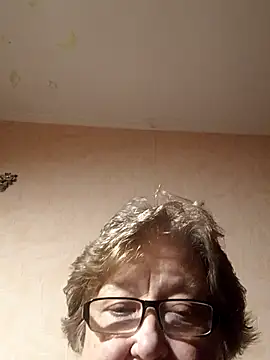 Snapshot of Katherine735 chatting on October 18, 2025, 8:55 pm Katherine735 online show from October 18, 2025, 8:55 pm