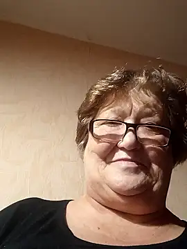 Snapshot of Katherine735 chatting on October 16, 2025, 10:29 pm Katherine735 online show from October 16, 2025, 10:29 pm