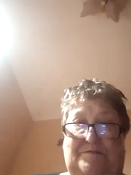 Snapshot of Katherine735 chatting on November 18, 2025, 9:29 pm Katherine735 online show from November 18, 2025, 9:29 pm