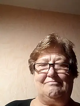 Snapshot of Katherine735 chatting on October 19, 2025, 3:04 pm Katherine735 online show from October 19, 2025, 3:04 pm