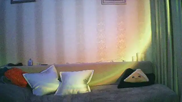 MoodieMira online show from February 17, 2026, 5:21 pm