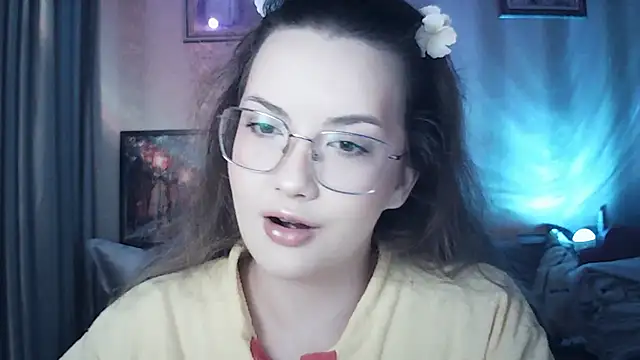 Snapshot of MoodieMira chatting on May 28, 2026, 6:58 pm MoodieMira online show from May 28, 2026, 6:58 pm