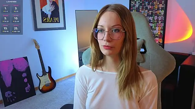 Snapshot of Edlin_gail chatting on November 6, 2025, 2:21 pm Edlin gail online show from November 6, 2025, 2:21 pm