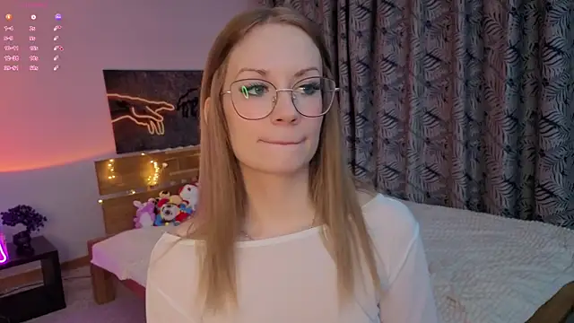 Snapshot of Edlin_gail chatting on October 13, 2025, 2:40 pm Edlin gail online show from October 13, 2025, 2:40 pm