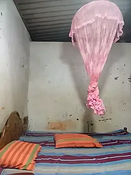 Snapshot of HarshiStar7 chatting on October 28, 2025, 9:14 pm HarshiStar7 online show from October 28, 2025, 9:14 pm