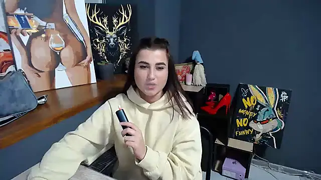 Snapshot of Flower_mary chatting on November 4, 2025, 7:56 am Flower mary online show from November 4, 2025, 7:56 am