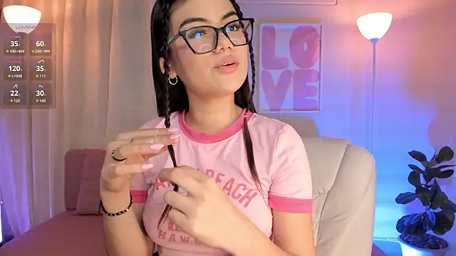 MarianaaDooll online show from April 13, 2026, 12:20 pm