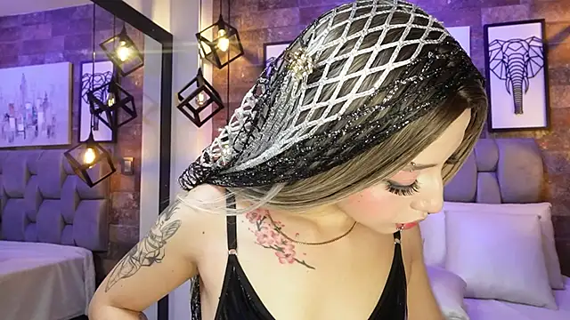 Snapshot of Sophia_Bellucci chatting on January 6, 2026, 12:20 pm Sophia Bellucci online show from January 6, 2026, 12:20 pm