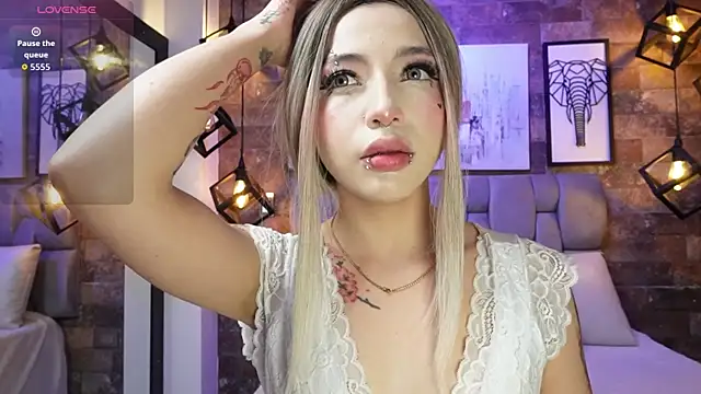 Snapshot of Sophia_Bellucci chatting on December 16, 2025, 12:31 pm Sophia Bellucci online show from December 16, 2025, 12:31 pm