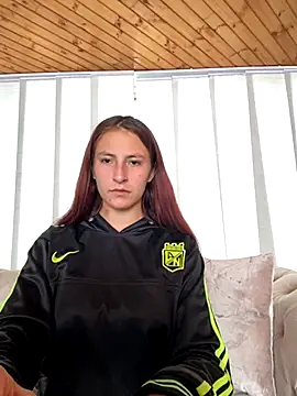 Im scarlett18 online show from November 11, 2025, 4:02 pm