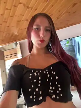 Im scarlett18 online show from November 22, 2025, 4:39 pm