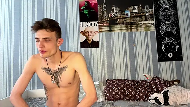 EmiliaCouple online show from March 9, 2026, 6:17 am