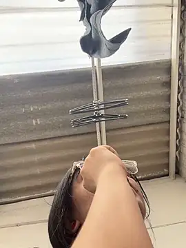 angie rousse  online show from October 30, 2025, 1:20 pm