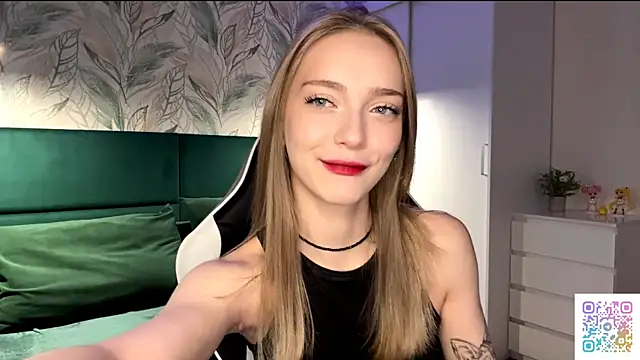 EvaPeace online show from October 26, 2025, 4:29 pm