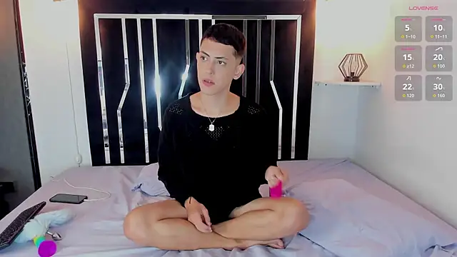 Snapshot of Iam_criss09 chatting on October 22, 2025, 12:48 pm Iam criss09 online show from October 22, 2025, 12:48 pm