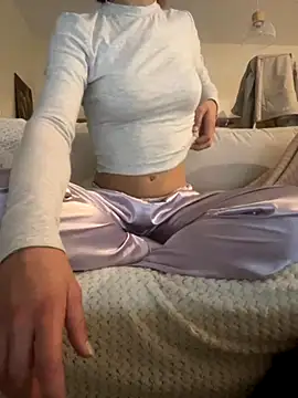 Snapshot of honeymalou chatting on October 13, 2025, 7:15 pm honeymalou online show from October 13, 2025, 7:15 pm