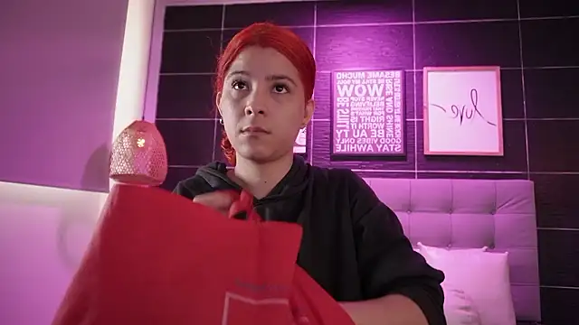 Thalia Karlson online show from February 5, 2026, 12:34 pm