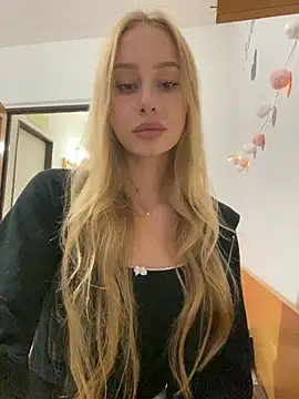 Snapshot of RemyStyles chatting on October 23, 2025, 4:16 pm RemyStyles online show from October 23, 2025, 4:16 pm