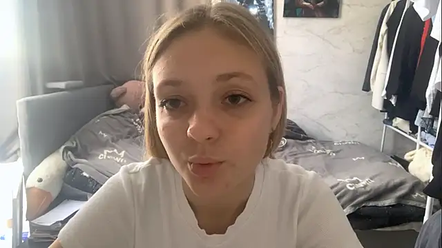  petaI online show from October 13, 2025, 7:43 am