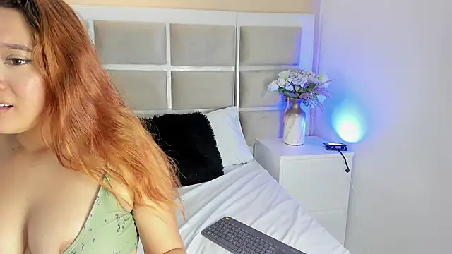 Snapshot of Adhara_adams18 chatting on November 10, 2025, 11:48 am Adhara adams18 online show from November 10, 2025, 11:48 am