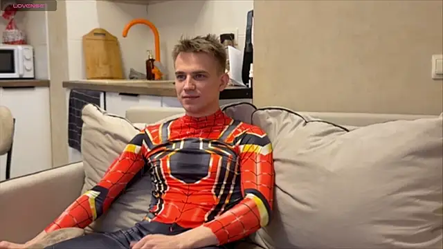 MIKE GOD19 online show from April 8, 2026, 8:21 pm