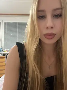 JudithCarly online show from November 25, 2025, 7:36 pm