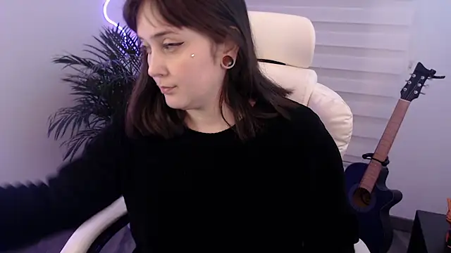 Snapshot of Fallenag666 chatting on November 28, 2025, 1:17 am Fallenag666 online show from November 28, 2025, 1:17 am