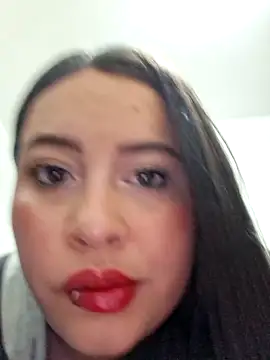 Stefani02 online show from November 9, 2025, 3:32 am