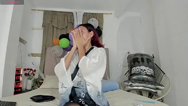 Nina keller  online show from October 25, 2025, 11:49 pm