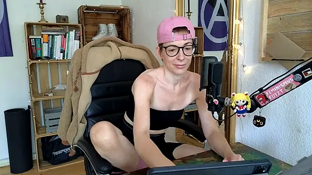 Snapshot of Antifistin chatting on June 17, 2026, 12:04 pm Antifistin online show from June 17, 2026, 12:04 pm