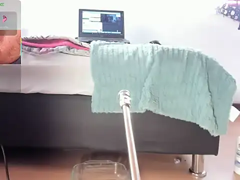 Snapshot of __Aragon__ chatting on November 4, 2025, 2:43 pm Aragon online show from November 4, 2025, 2:43 pm