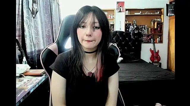 Snapshot of Maki_Zein_ chatting on January 18, 2026, 7:06 pm Maki Zein online show from January 18, 2026, 7:06 pm