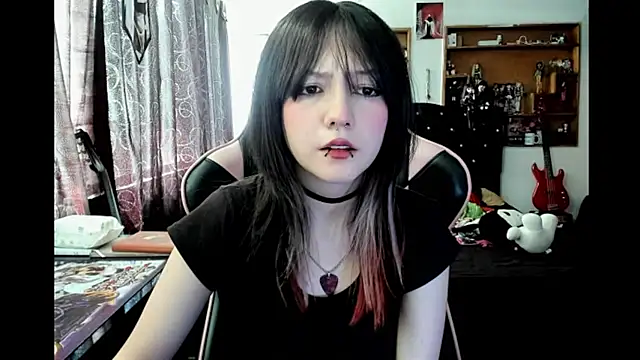 Snapshot of Maki_Zein_ chatting on January 17, 2026, 4:43 pm Maki Zein online show from January 17, 2026, 4:43 pm