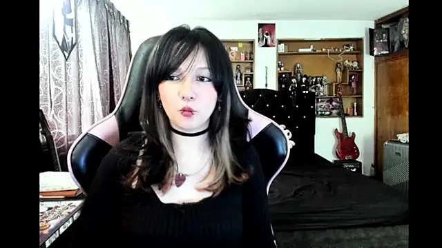 Snapshot of Maki_Zein_ chatting on February 5, 2026, 7:53 pm Maki Zein online show from February 5, 2026, 7:53 pm