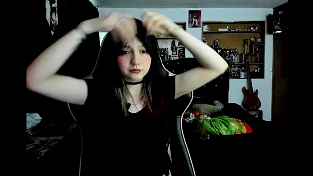 Maki Zein  online show from January 15, 2026, 10:57 pm