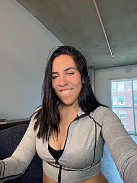 Lolathebaddie online show from February 2, 2026, 5:23 pm