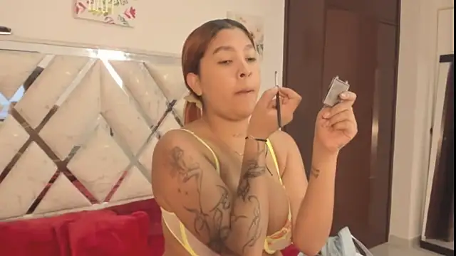 VenusBelle online show from October 18, 2025, 11:56 am