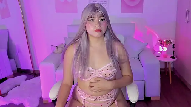 EmilyCutee   online show from November 5, 2025, 4:04 am