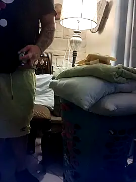 shyguy8569 online show from November 17, 2025, 5:55 am