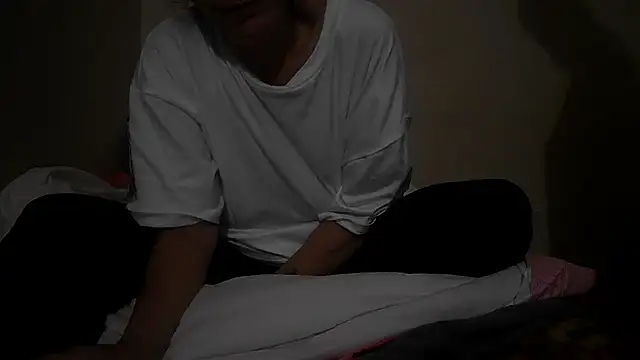 Michelle77 2024 online show from October 17, 2025, 9:27 pm