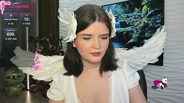 Mori Girll online show from October 26, 2025, 1:11 pm